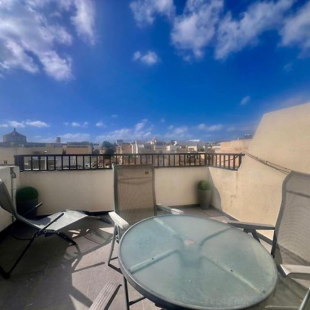 בירקירקארה 83/3-Lovely 1 Bedroom Penthouse מראה חיצוני תמונה