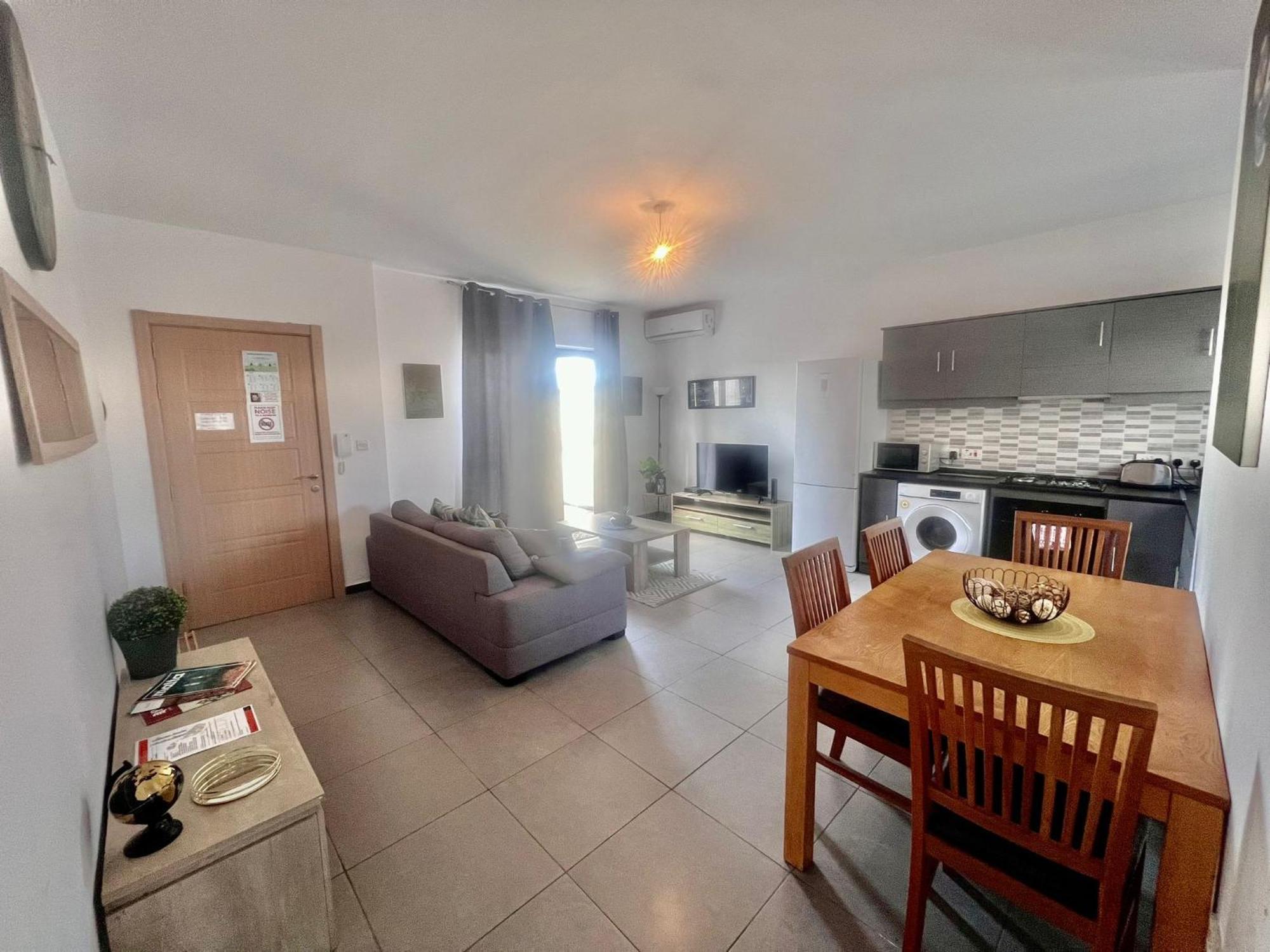 בירקירקארה 83/3-Lovely 1 Bedroom Penthouse מראה חיצוני תמונה