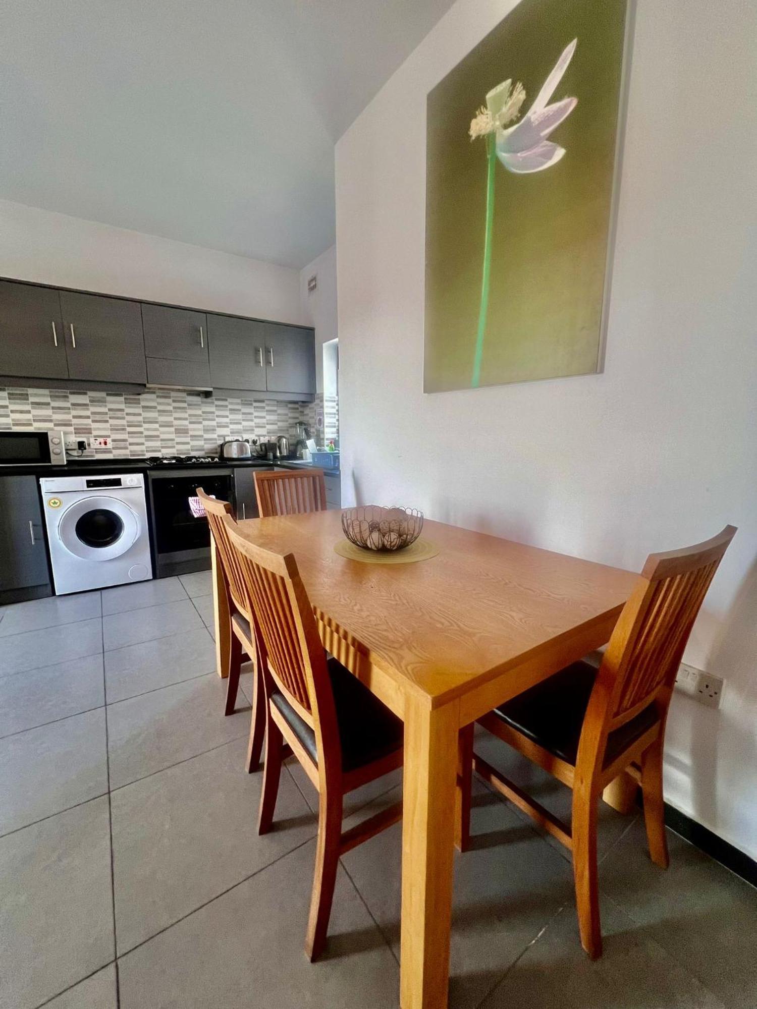 בירקירקארה 83/3-Lovely 1 Bedroom Penthouse מראה חיצוני תמונה